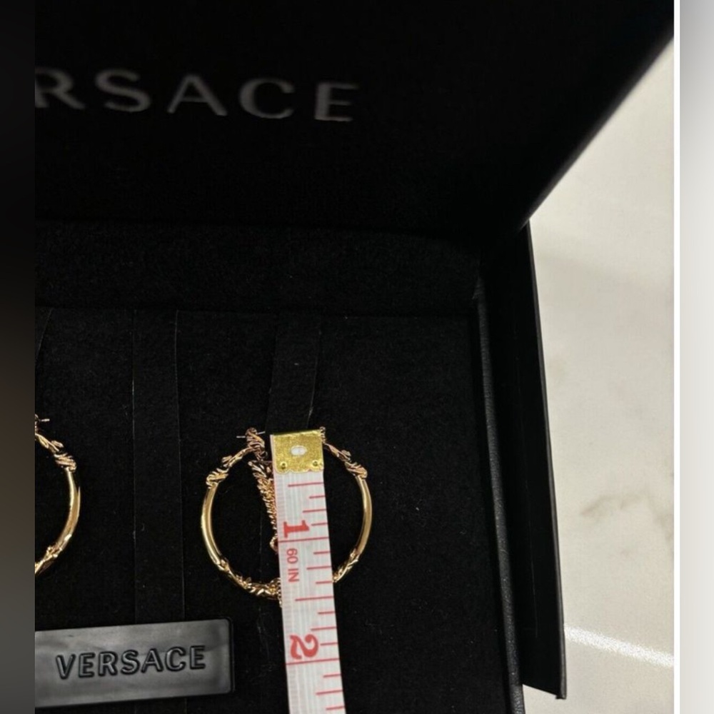 Versace Virtus Collection Gold Hoop Earrings! Medusa V Logo NEW IN BOX! - Picture 5 of 8